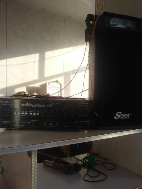 點(diǎn)歌機(jī)一體機(jī)能接投影儀么 能唱ktv么